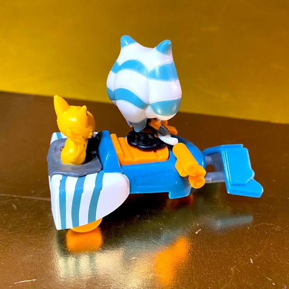 DISNEY DOORABLES STAR WARS BALACTIC CRUISERS AHSOKA TANO 3” CAT ON BACK - Picture 6 of 9
